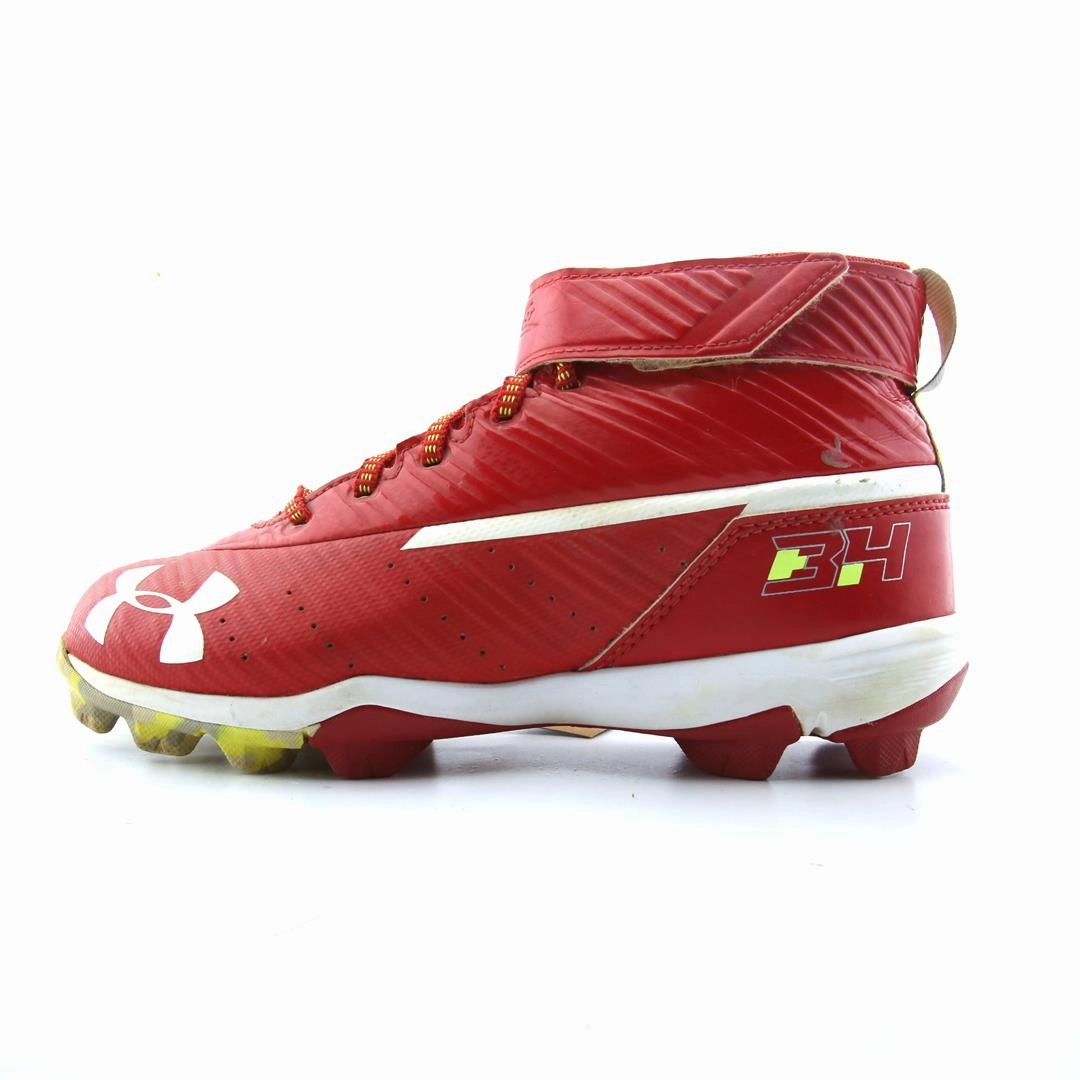 UNDER ARMOUR . Under Armour high-performance sport shoes