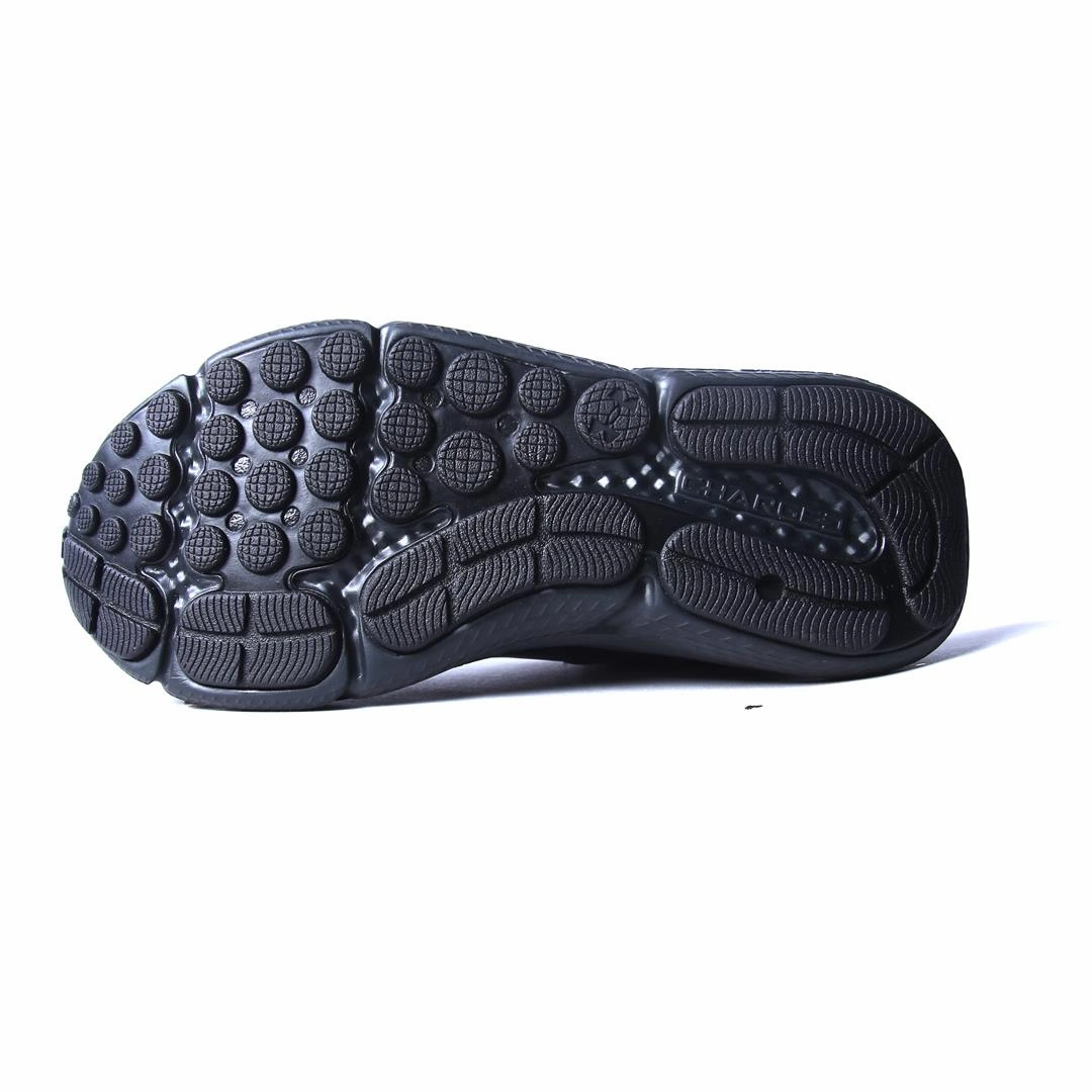 UNDER ARMOUR ASSERT 10 Under Armour sport shoe shots