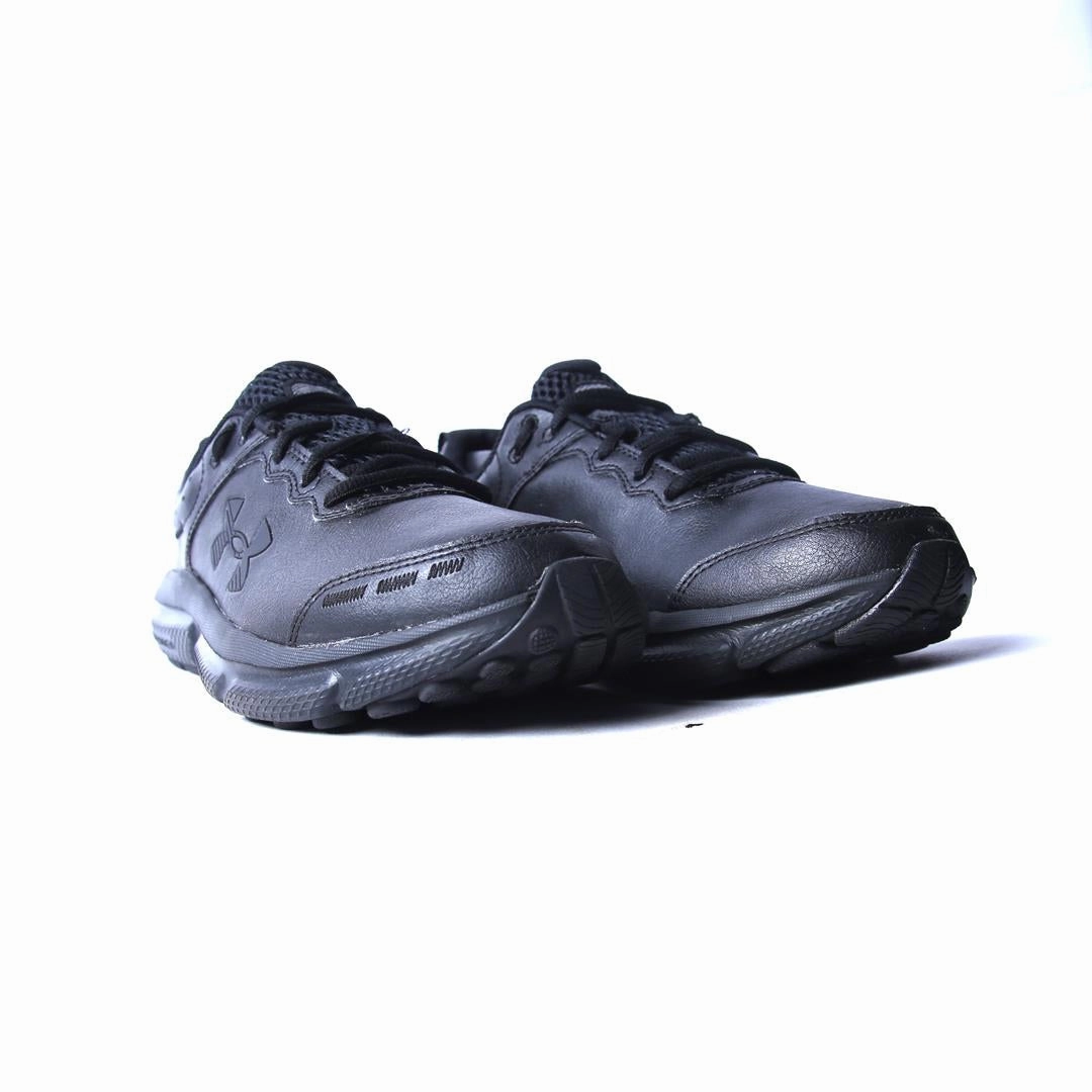 UNDER ARMOUR ASSERT 10 Under Armour sport shoe shots