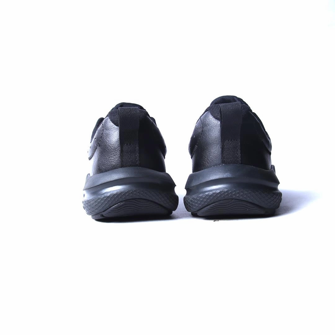 UNDER ARMOUR ASSERT 10 Under Armour sport shoe shots
