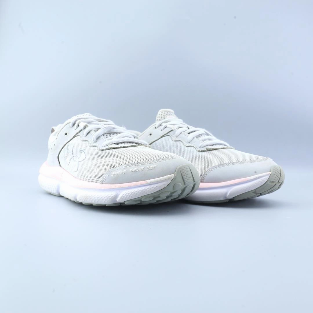 UNDER ARMOUR ASSERT 10 Under Armour sport shoe shots