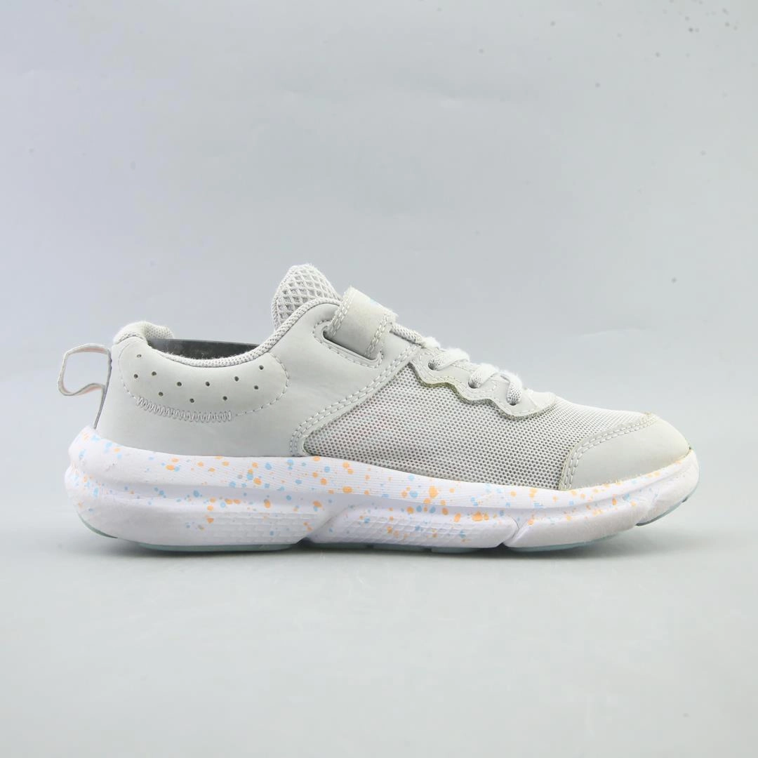 UNDER ARMOUR ASSERT 10 Under Armour trainer close-ups