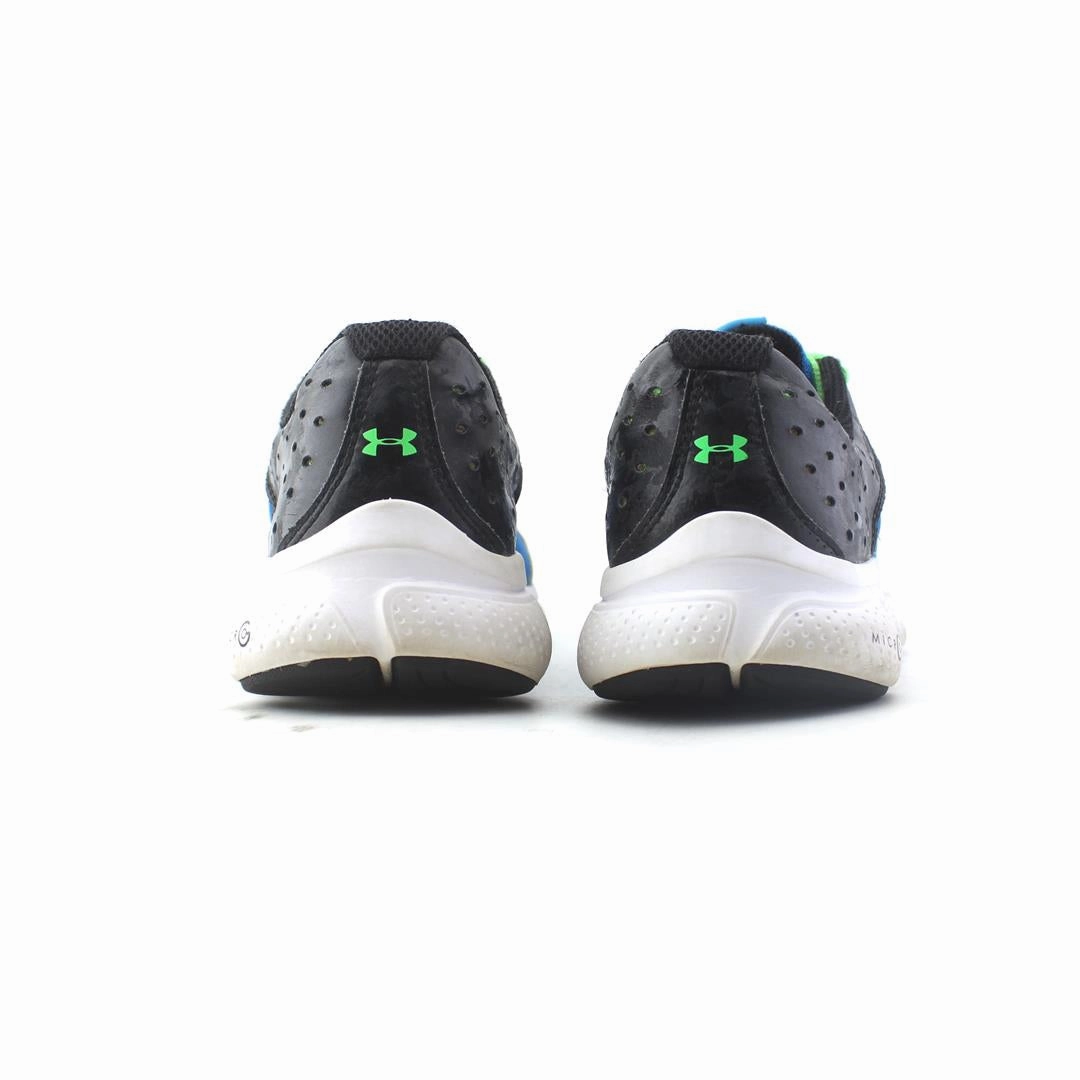 UNDER ARMOUR ASSERT 6 Under Armour trainer close-ups