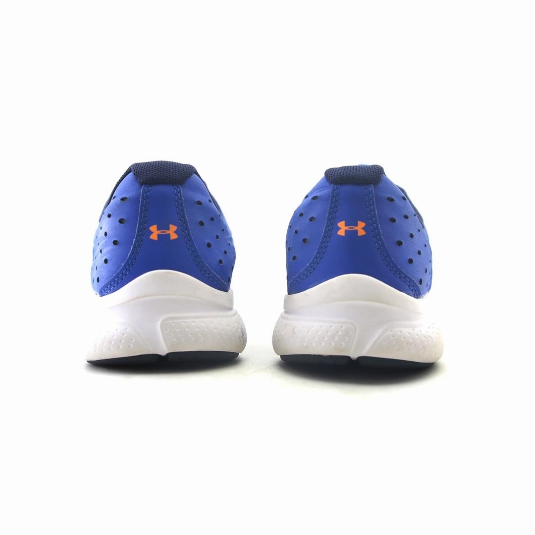 UNDER ARMOUR ASSERT 6 Under Armour trainer close-ups