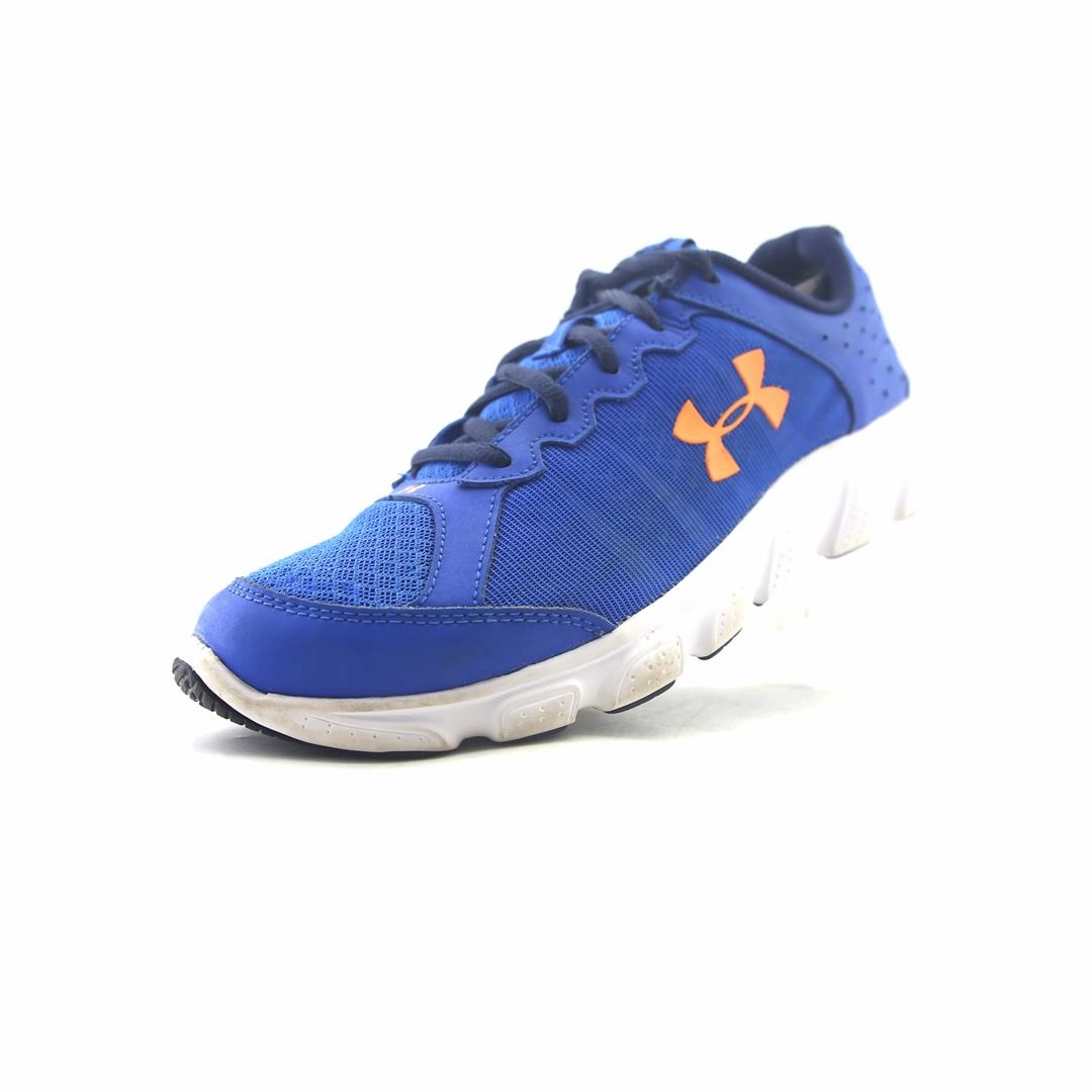 UNDER ARMOUR ASSERT 6 Under Armour trainer close-ups