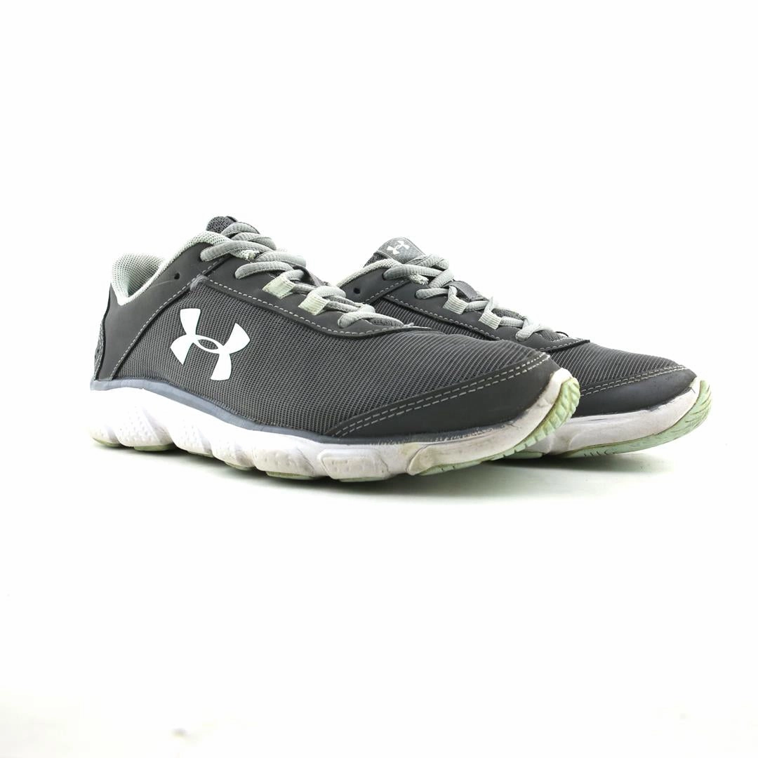UNDER ARMOUR ASSERT 7 Under Armour trainer close-ups