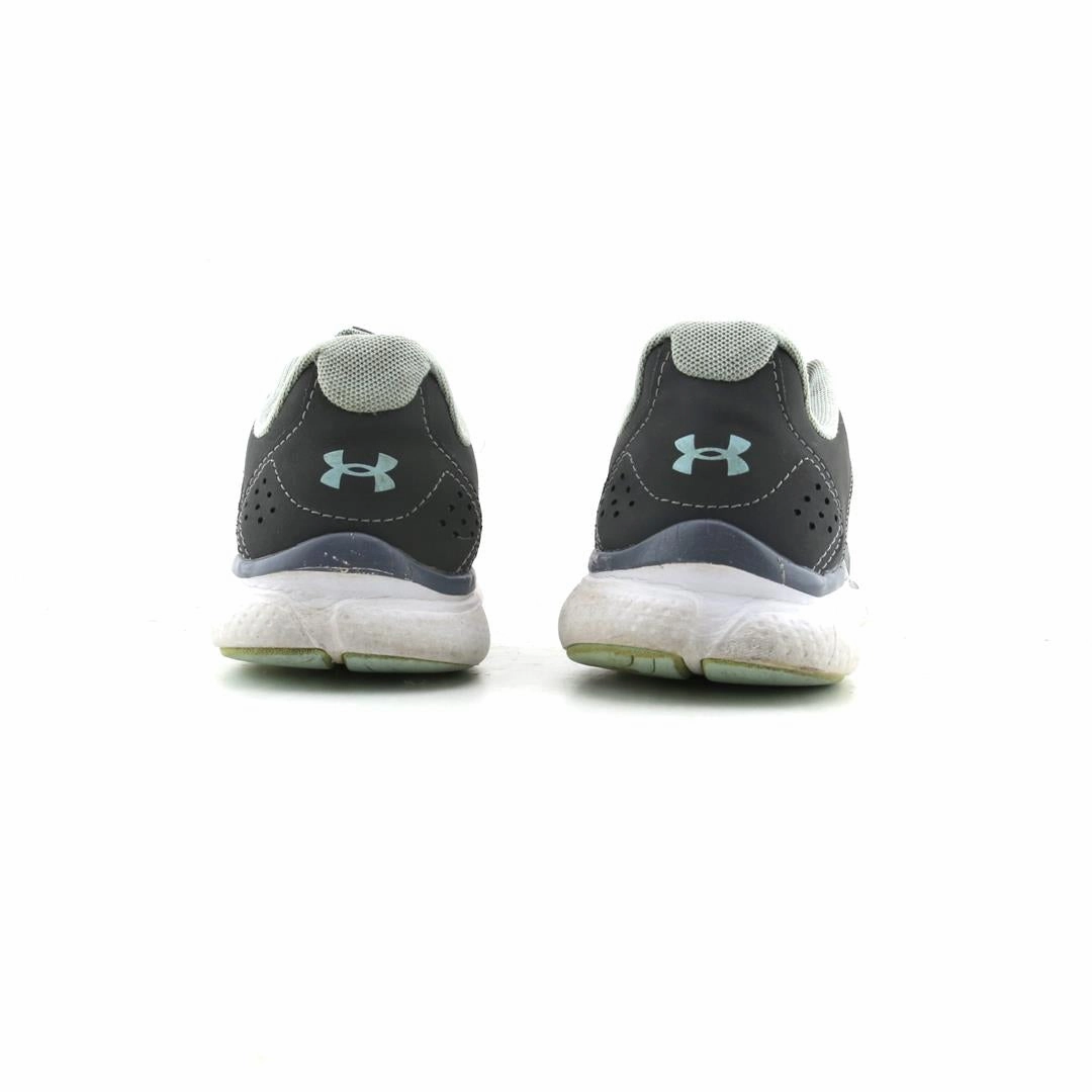 UNDER ARMOUR ASSERT 7 Under Armour trainer close-ups