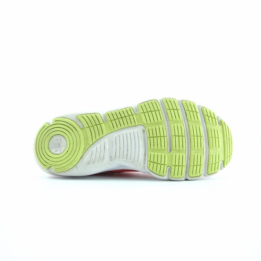 UNDER ARMOUR ASSERT 8 Under Armour sport shoe shots