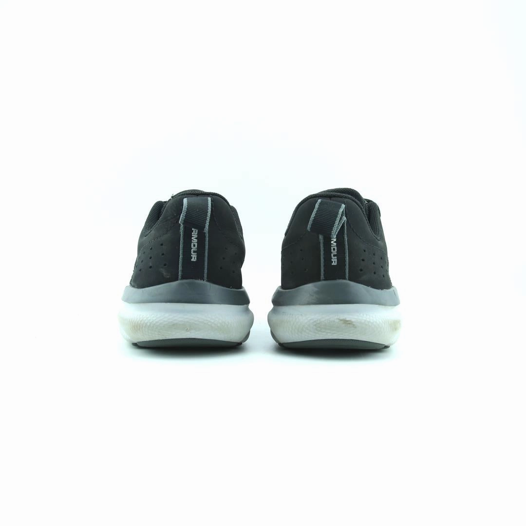 UNDER ARMOUR ASSERT 8 Under Armour sport shoe shots