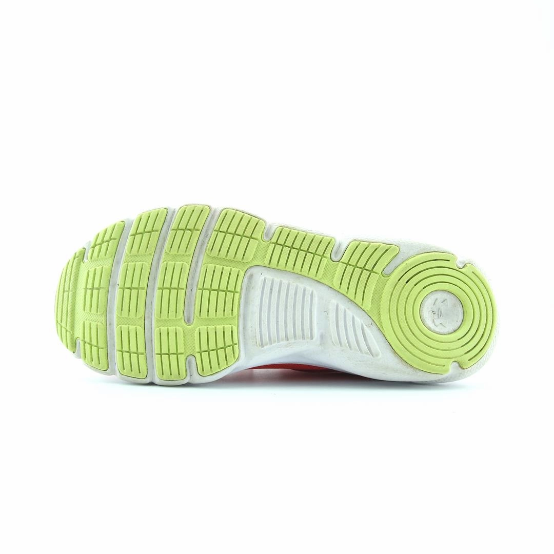 UNDER ARMOUR ASSERT 8 Under Armour sport shoe shots