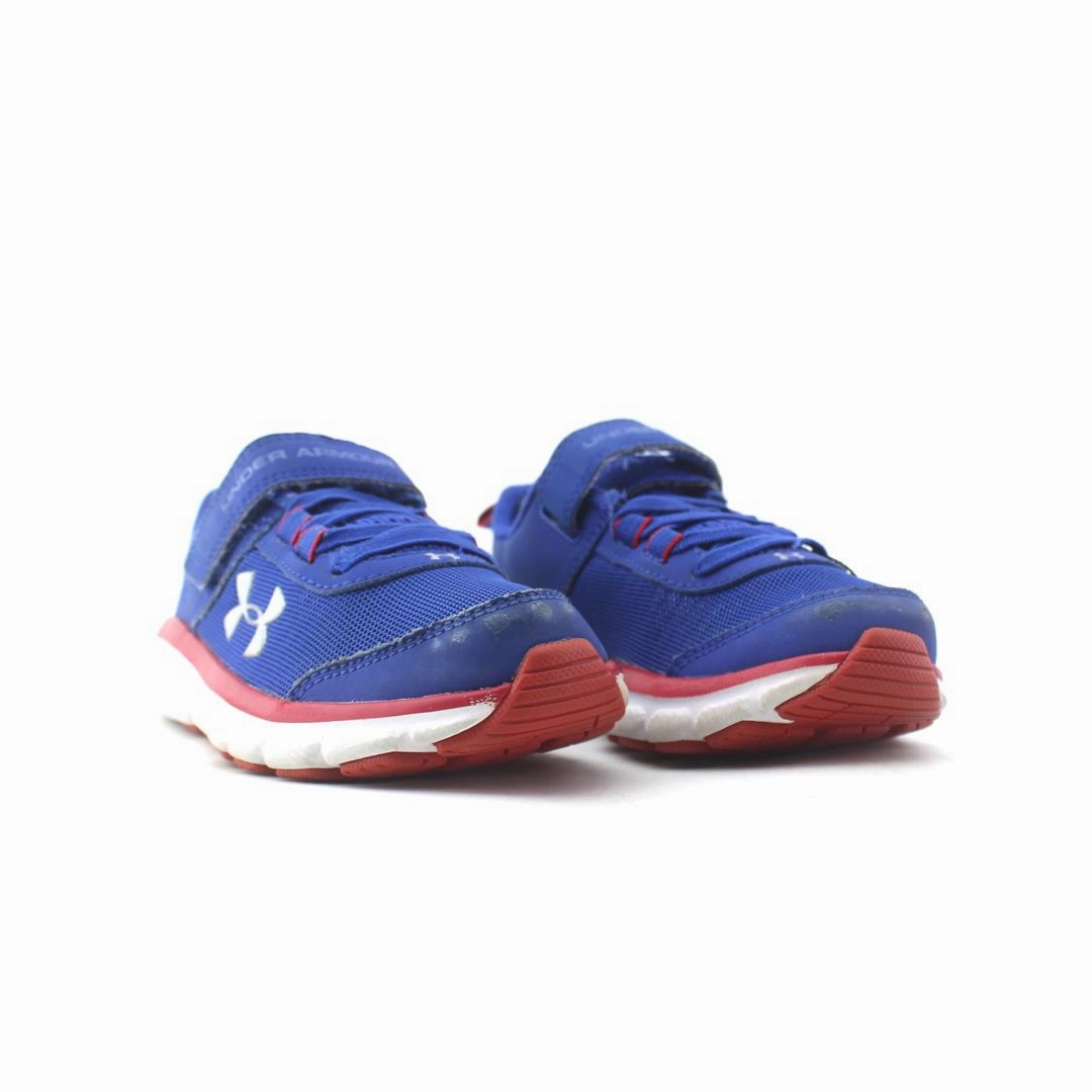 UNDER ARMOUR ASSERT 8 Under Armour sport shoe shots