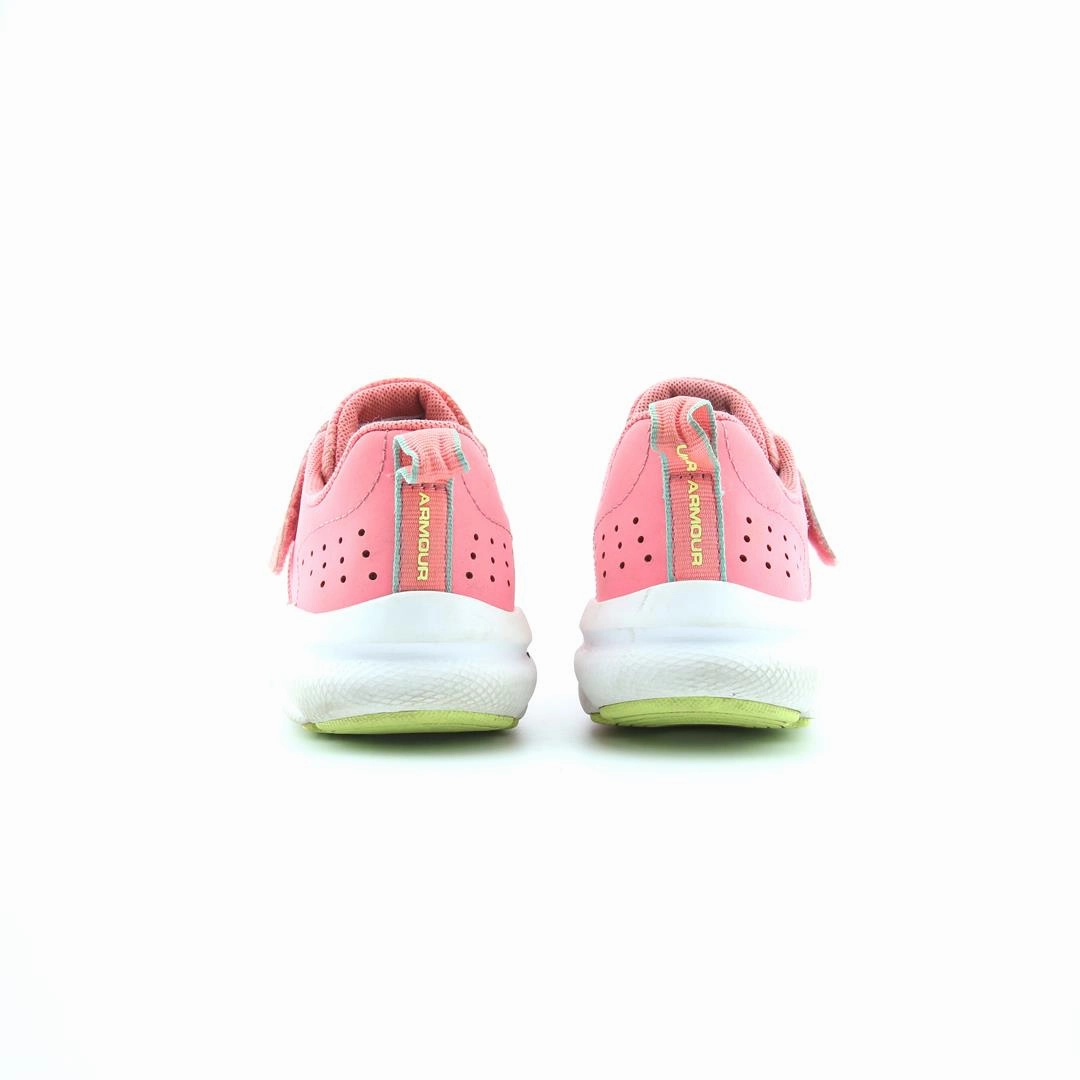 UNDER ARMOUR ASSERT 8 Under Armour sport shoe shots
