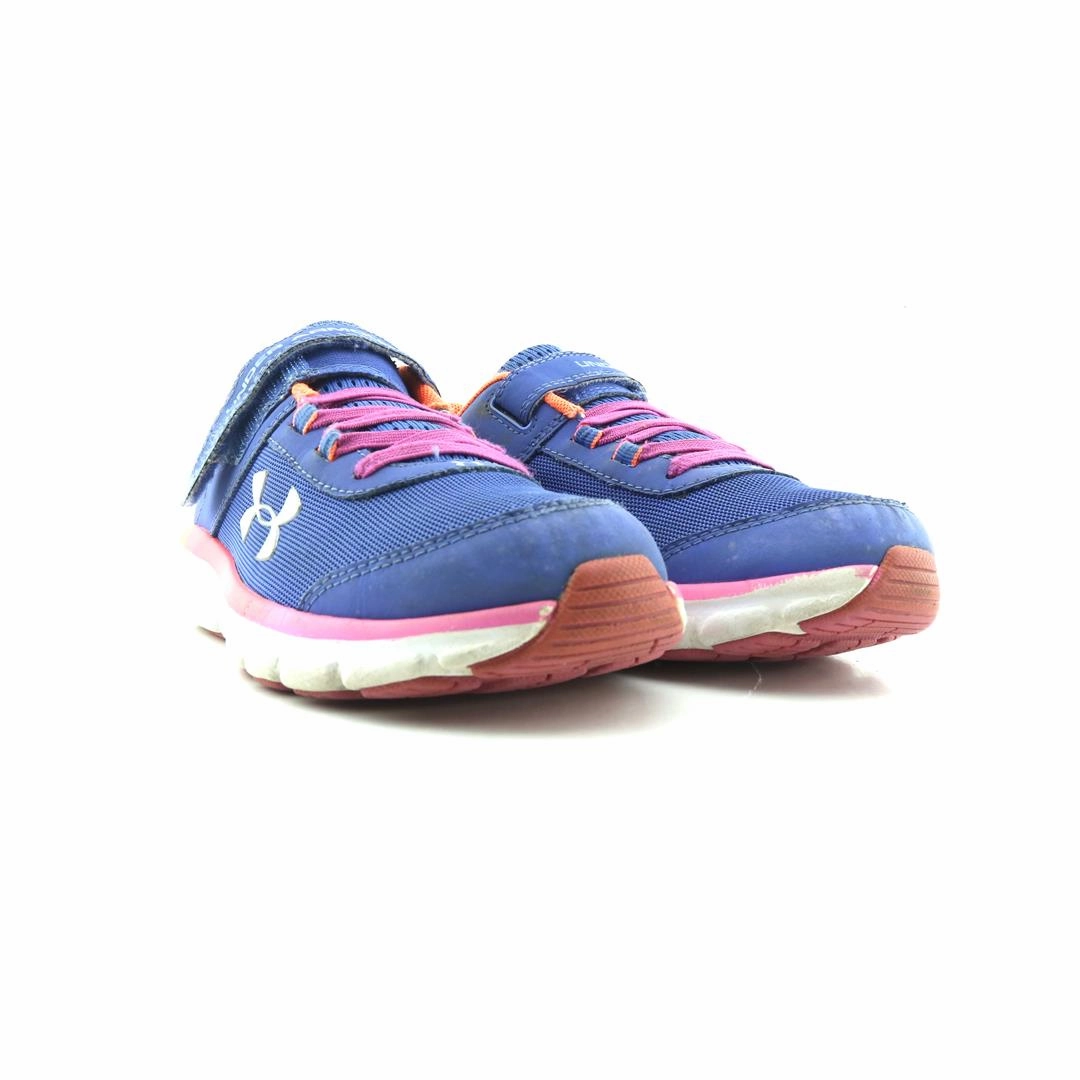 UNDER ARMOUR ASSERT 8 Under Armour sport shoe shots