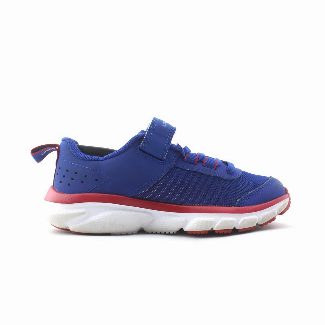 UNDER ARMOUR ASSERT 8 Under Armour sport shoe shots
