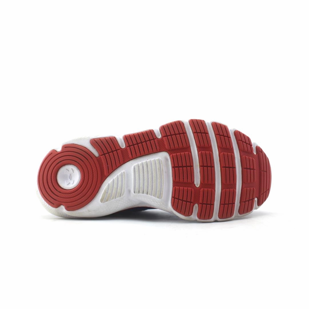 UNDER ARMOUR ASSERT 8 Under Armour sport shoe shots