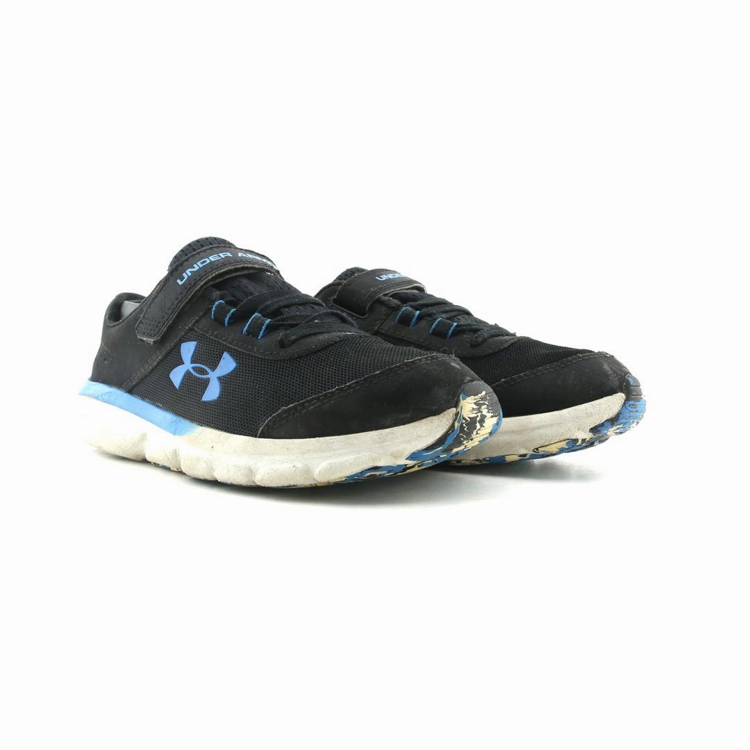 UNDER ARMOUR ASSERT 8 Under Armour trainer close-ups