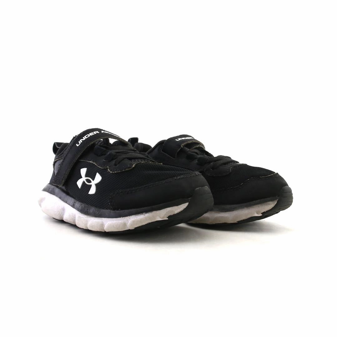 UNDER ARMOUR ASSERT 8 Under Armour trainer close-ups