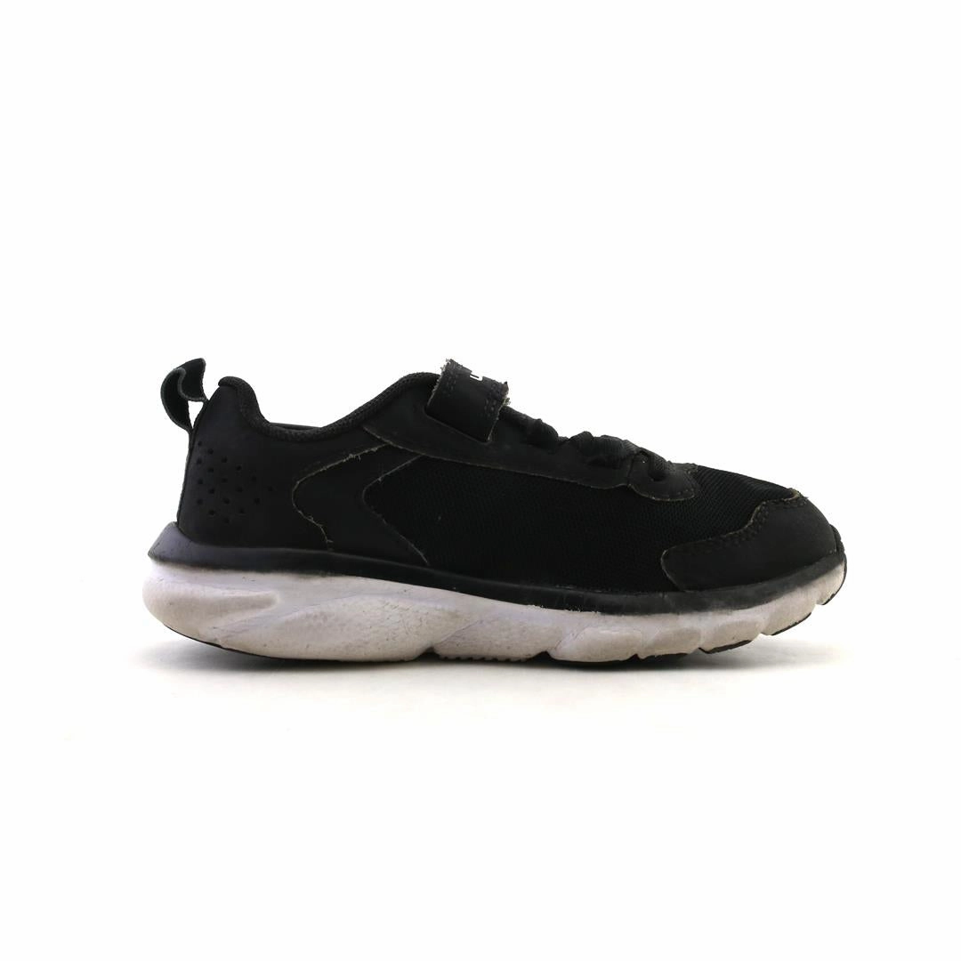 UNDER ARMOUR ASSERT 8 Under Armour trainer close-ups