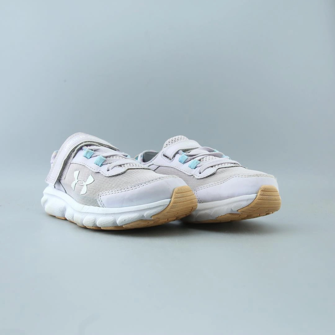 UNDER ARMOUR ASSERT 9 Under Armour sport shoe shots