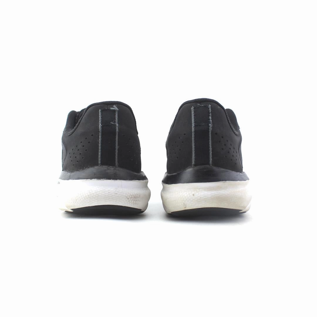 UNDER ARMOUR ASSERT 9 Under Armour trainer close-ups