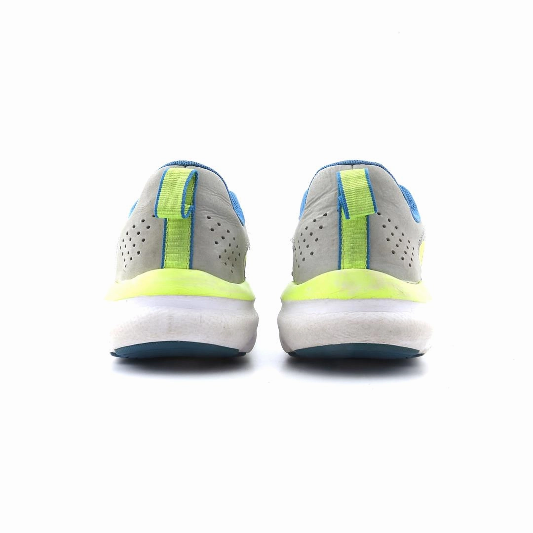 UNDER ARMOUR ASSERT 9 Under Armour trainer close-ups