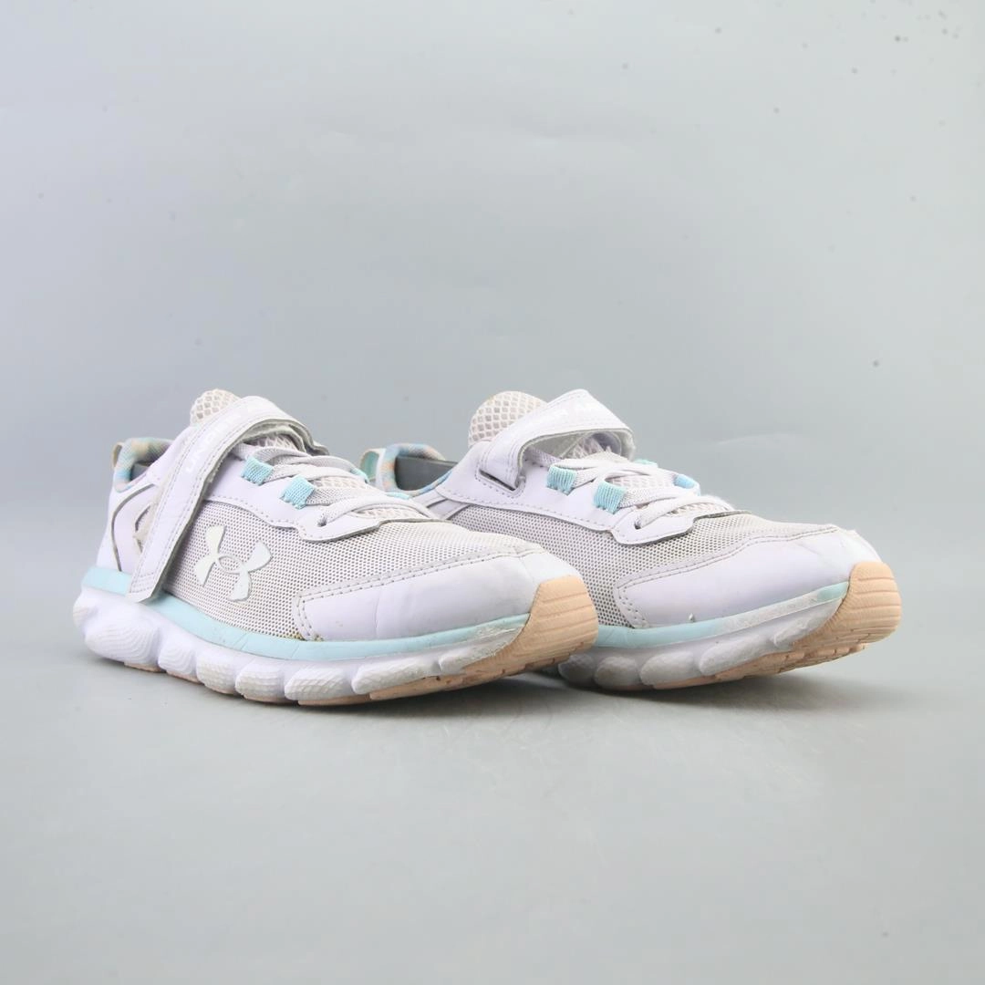 UNDER ARMOUR  ASSERT 9 Under Armour trainer close-ups