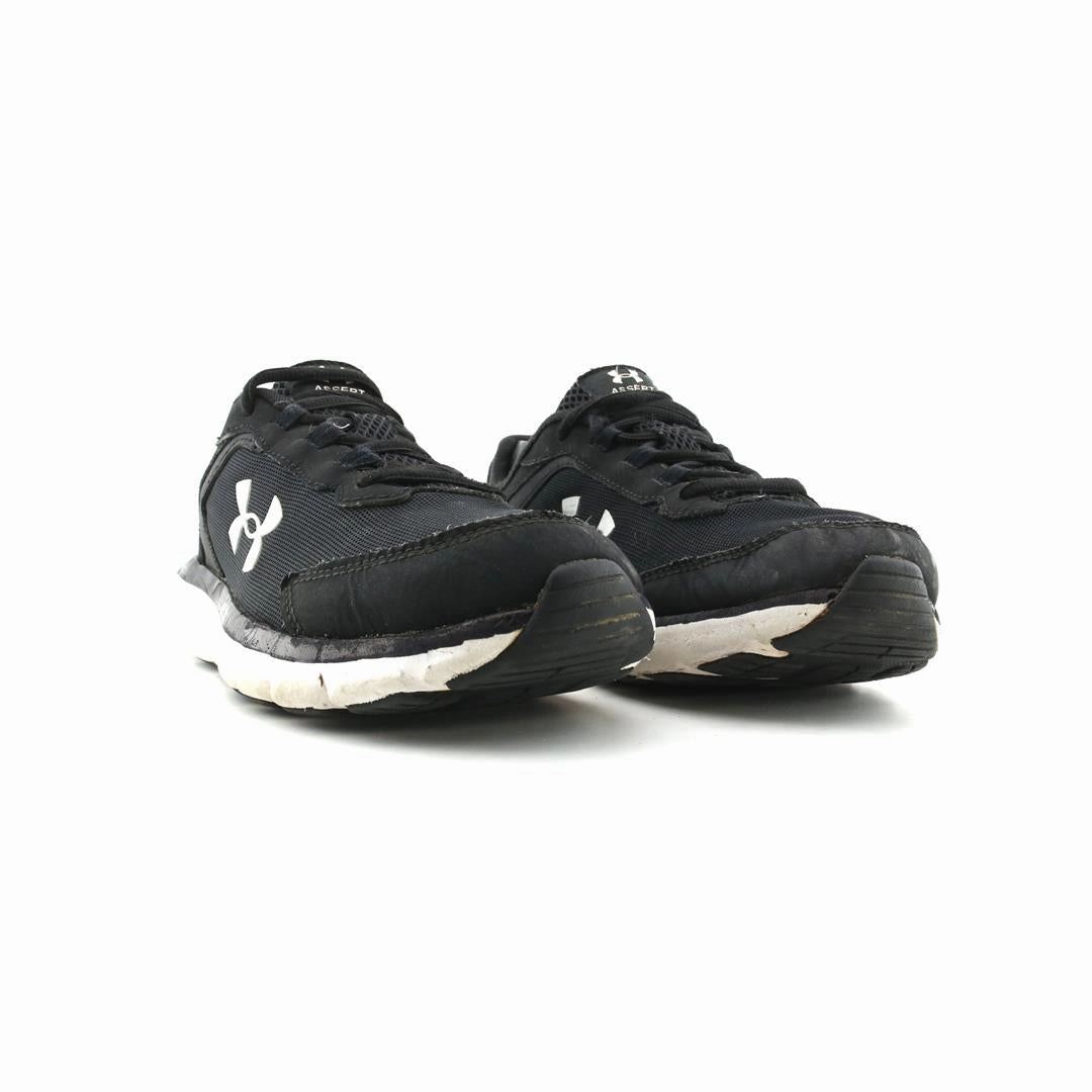 UNDER ARMOUR ASSERT 9 Under Armour trainer close-ups