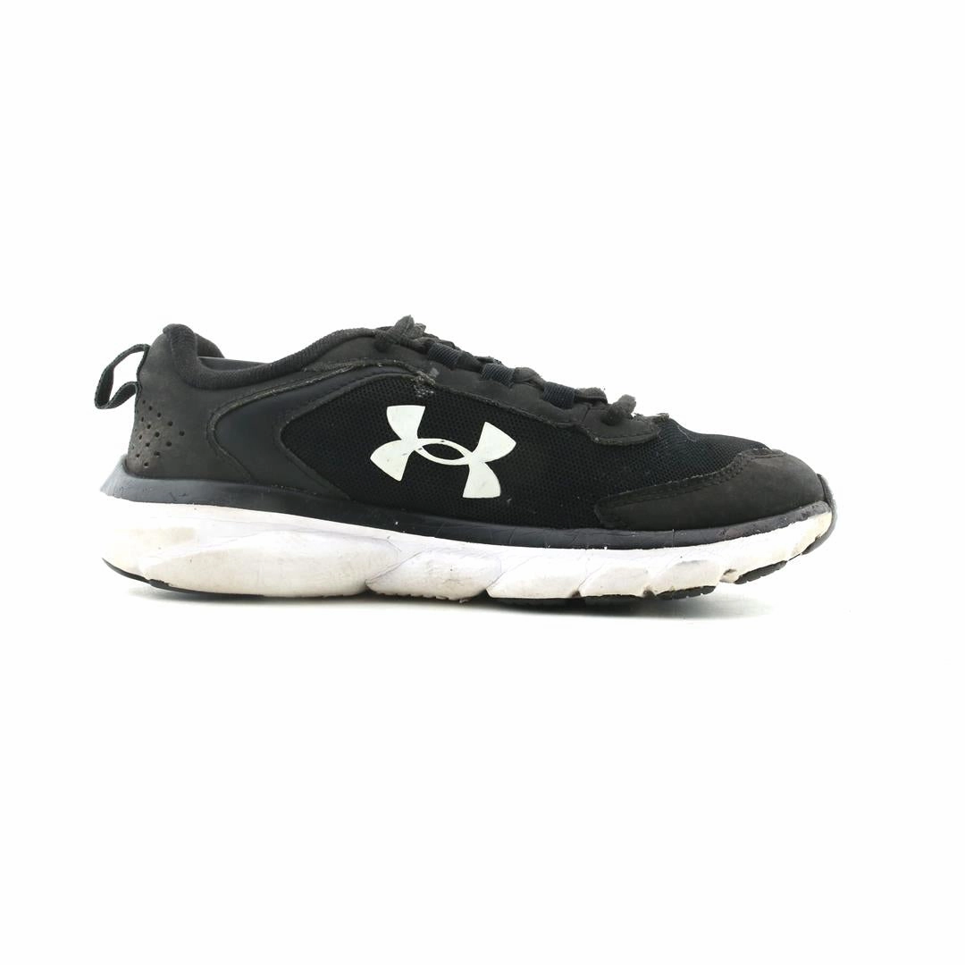 UNDER ARMOUR ASSERT 9 Under Armour trainer close-ups