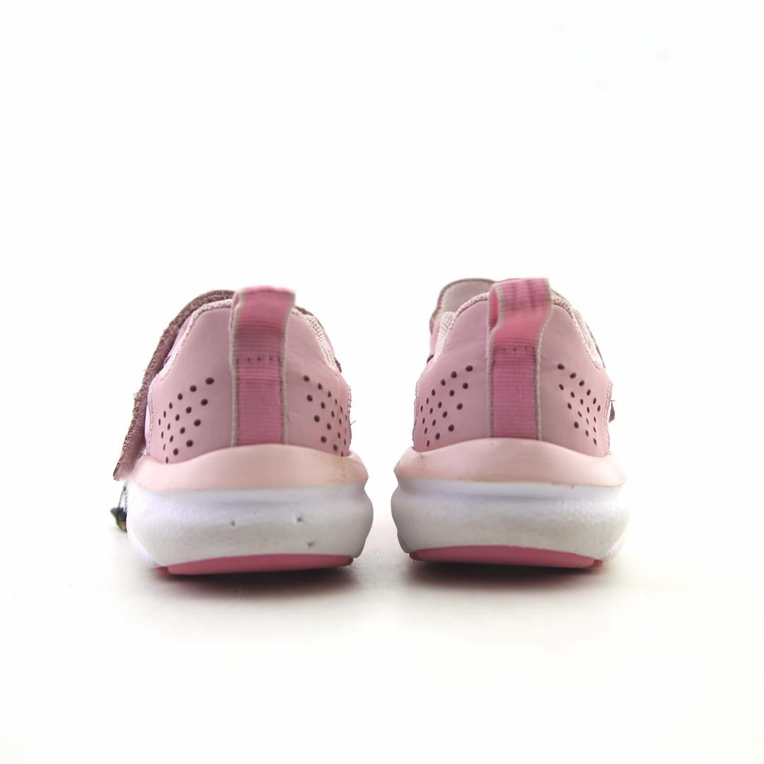 UNDER ARMOUR  ASSERT 9 Under Armour trainer close-ups