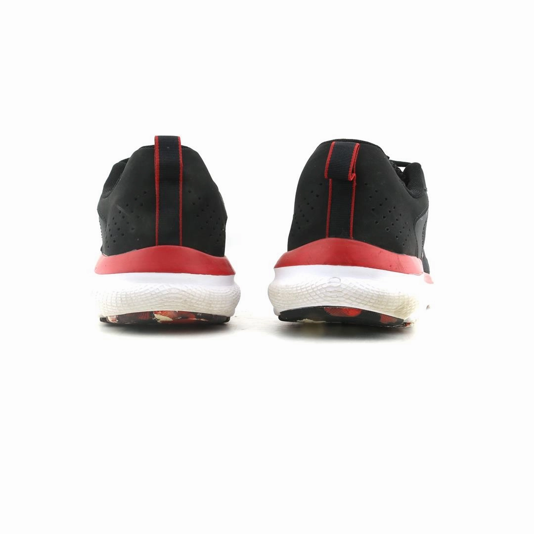 UNDER ARMOUR ASSERT 9 Under Armour trainer close-ups