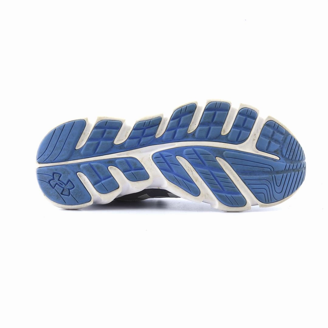 UNDER ARMOUR ASSERT 9 Under Armour trainer close-ups
