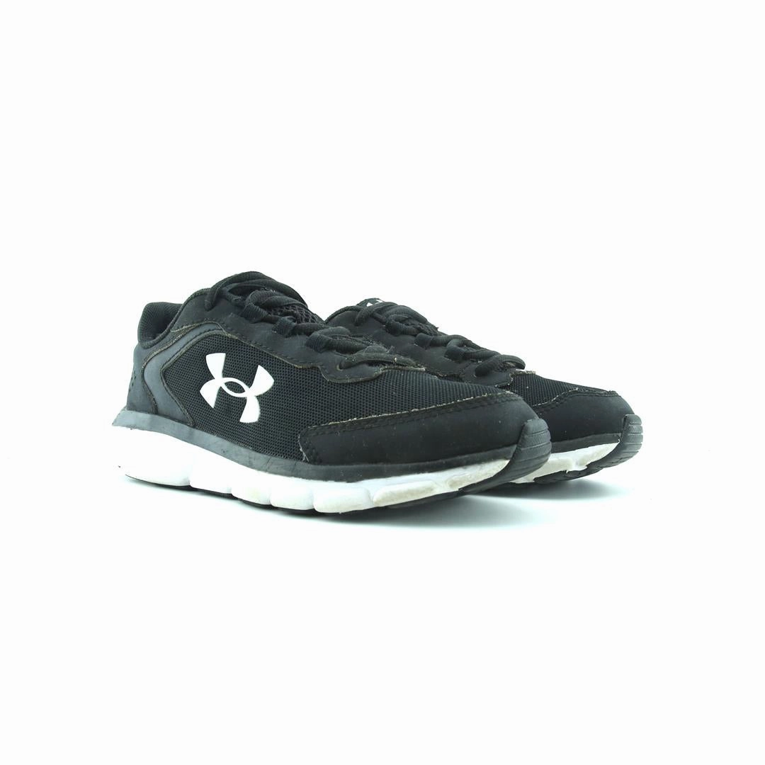 UNDER ARMOUR ASSERT Under Armour sport shoe shots