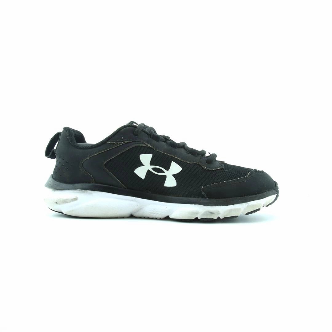 UNDER ARMOUR ASSERT Under Armour sport shoe shots