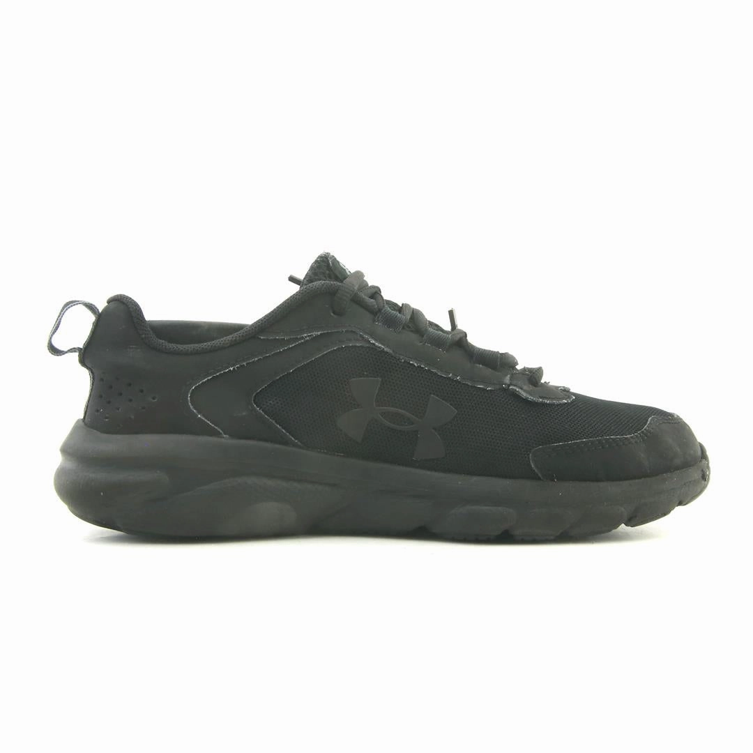 UNDER ARMOUR  ASSERT Under Armour trainer close-ups