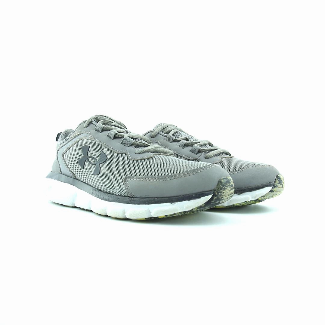 UNDER ARMOUR BGS ASSERT 9 Under Armour sport shoe shots