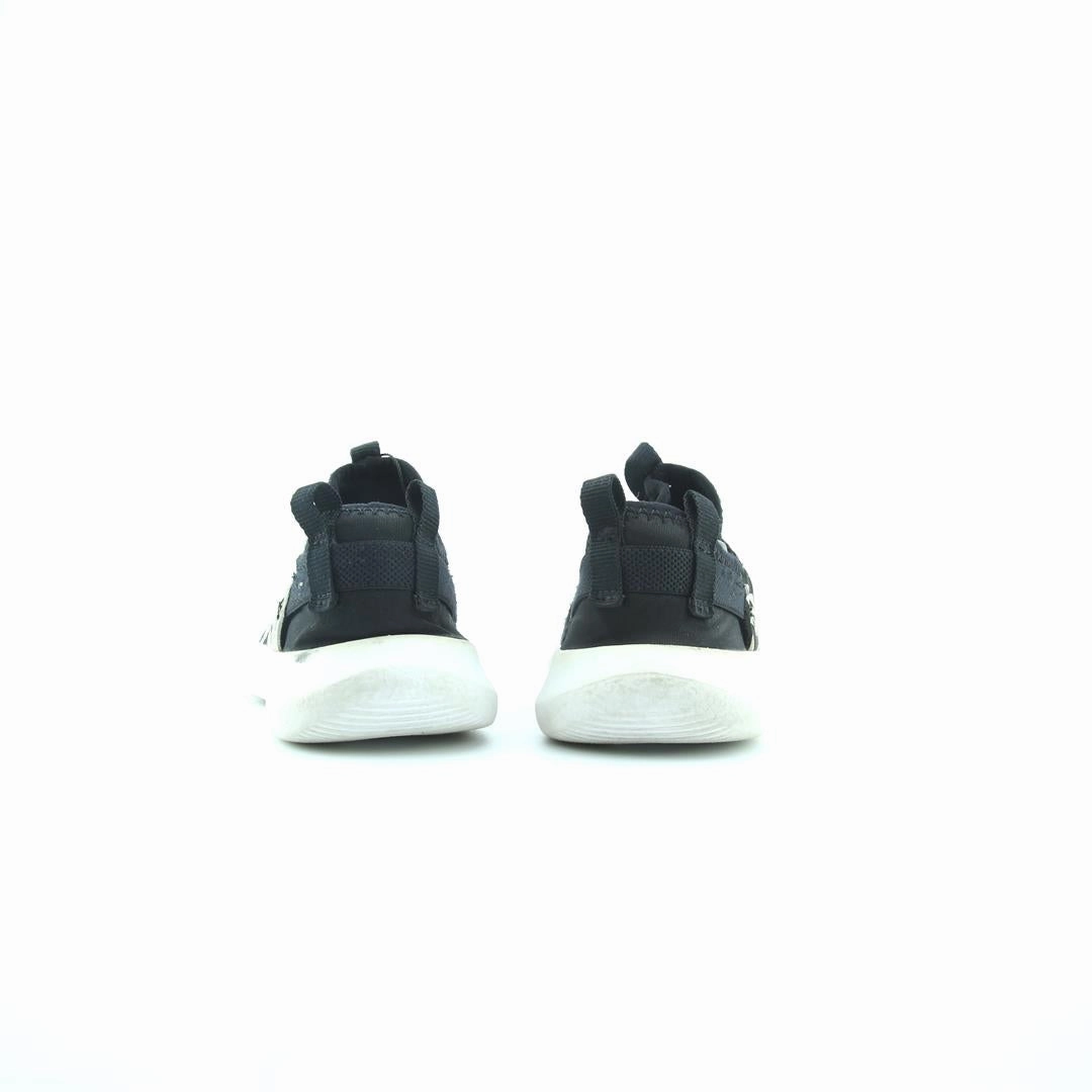 UNDER ARMOUR BINF RUNPLAY CAMO Under Armour sport shoe shots