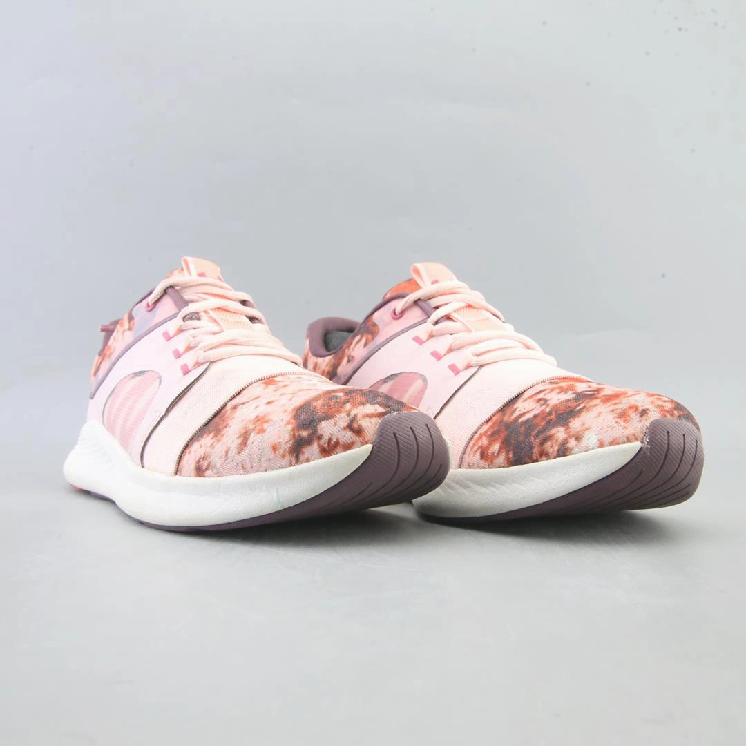 UNDER ARMOUR BREATHE BLISS Under Armour trainer close-ups