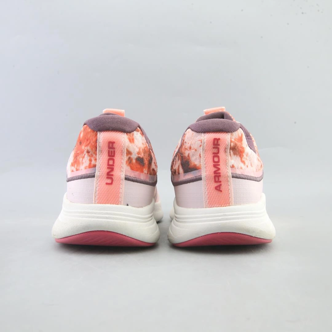 UNDER ARMOUR BREATHE BLISS Under Armour trainer close-ups