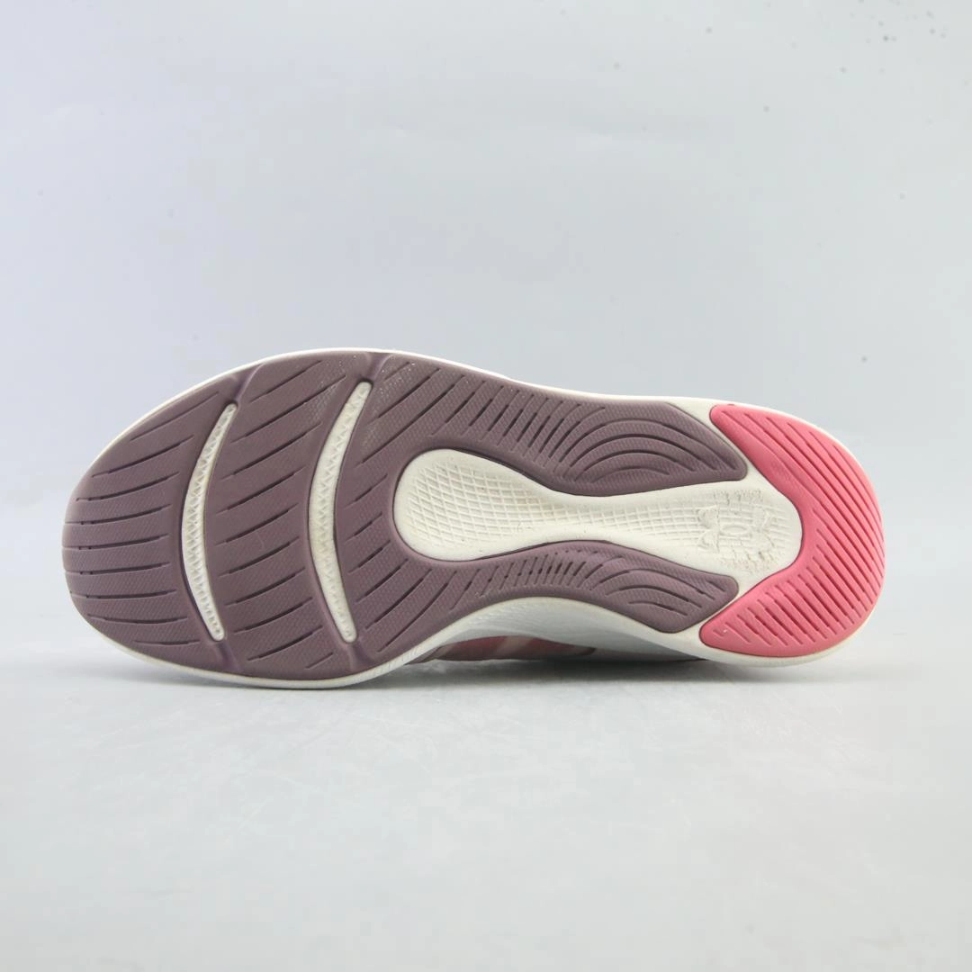UNDER ARMOUR BREATHE BLISS Under Armour trainer close-ups