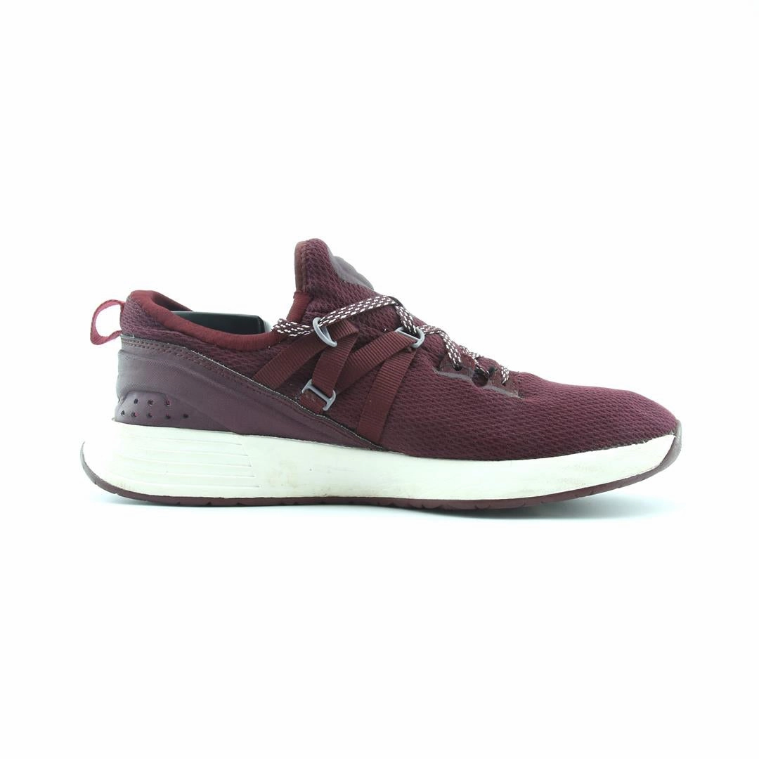 UNDER ARMOUR BREATHE TARINER Under Armour sport shoe shots