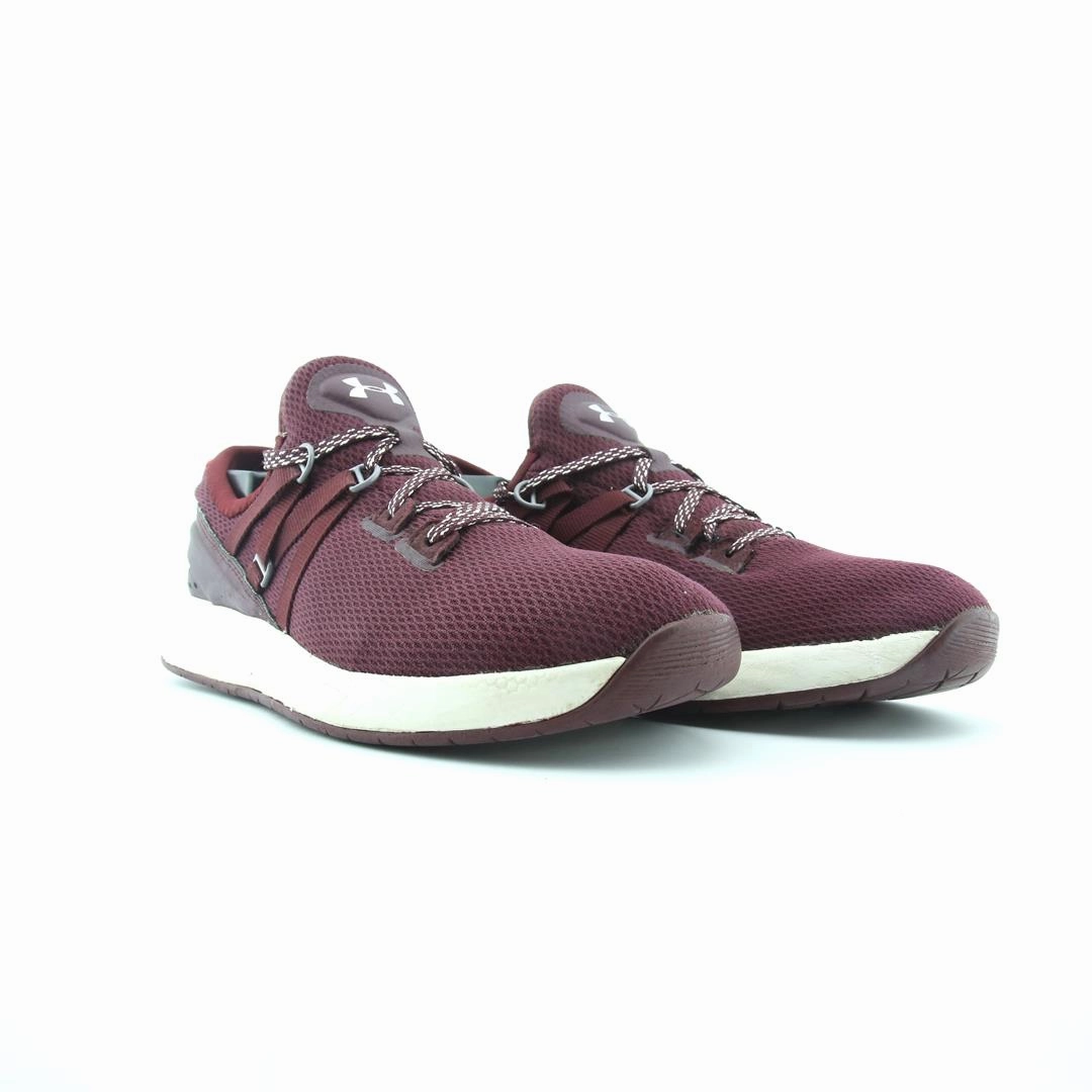UNDER ARMOUR BREATHE TARINER Under Armour sport shoe shots
