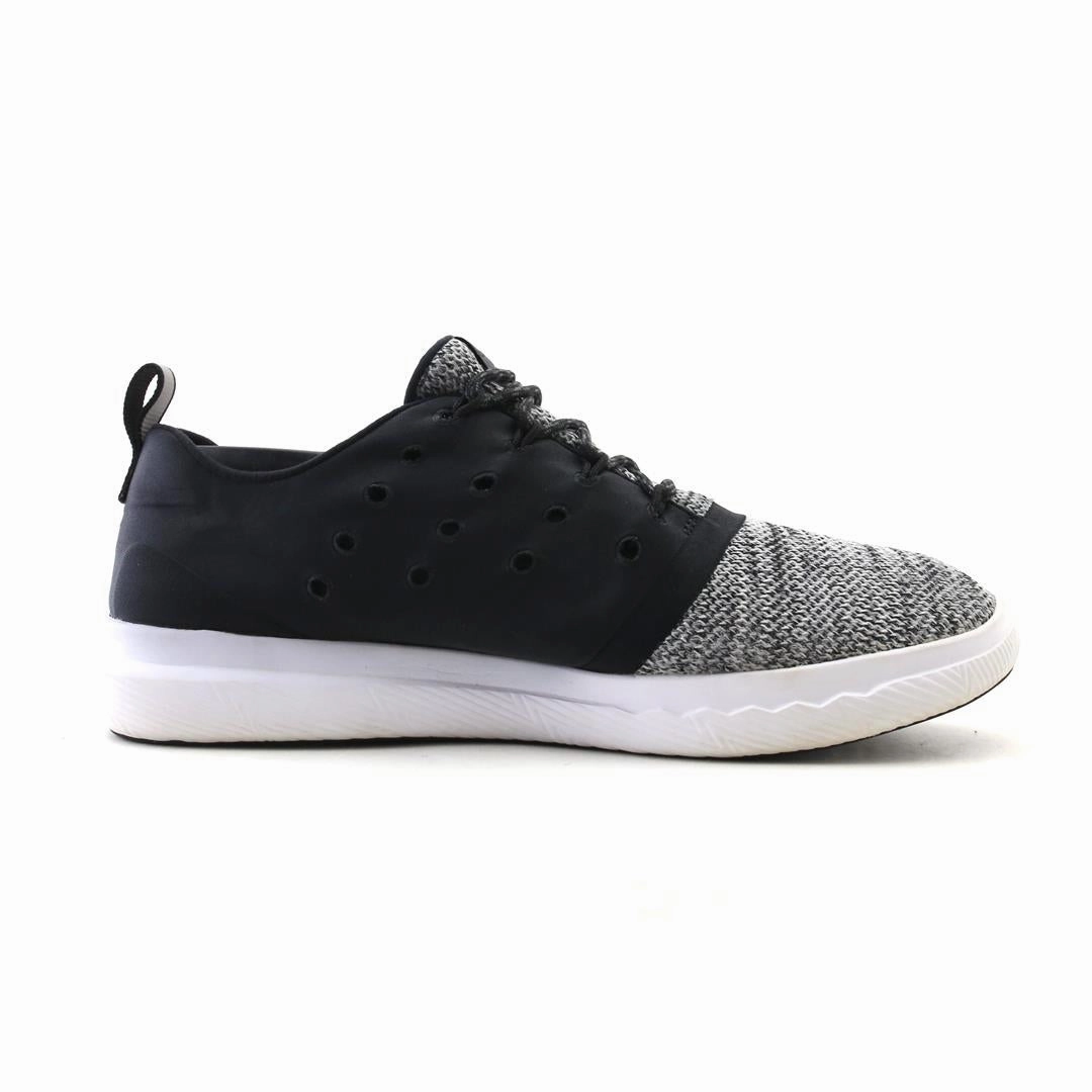 UNDER ARMOUR CHARGED 24-7 LOW Under Armour trainer close-ups