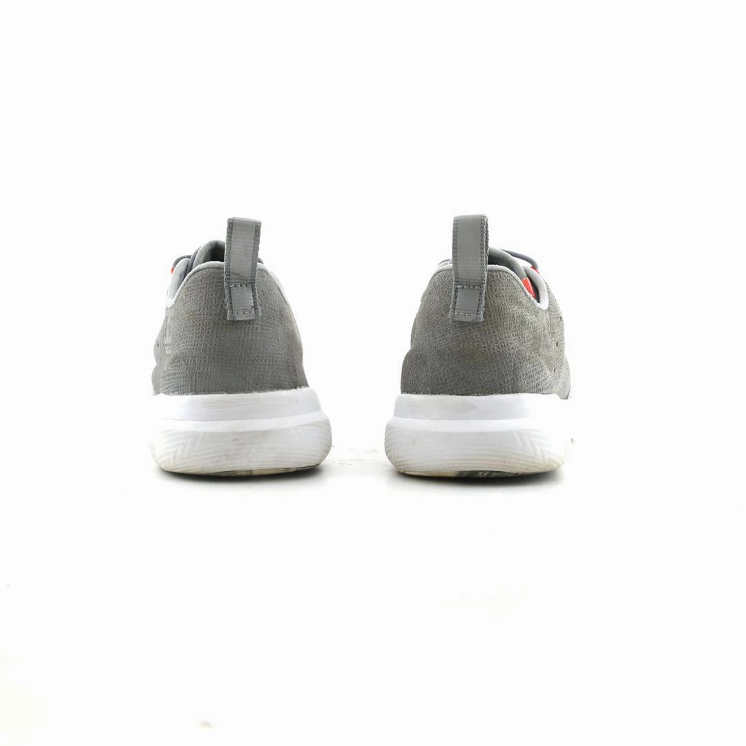 UNDER ARMOUR  CHARGED 24/7 LOW Under Armour trainer close-ups