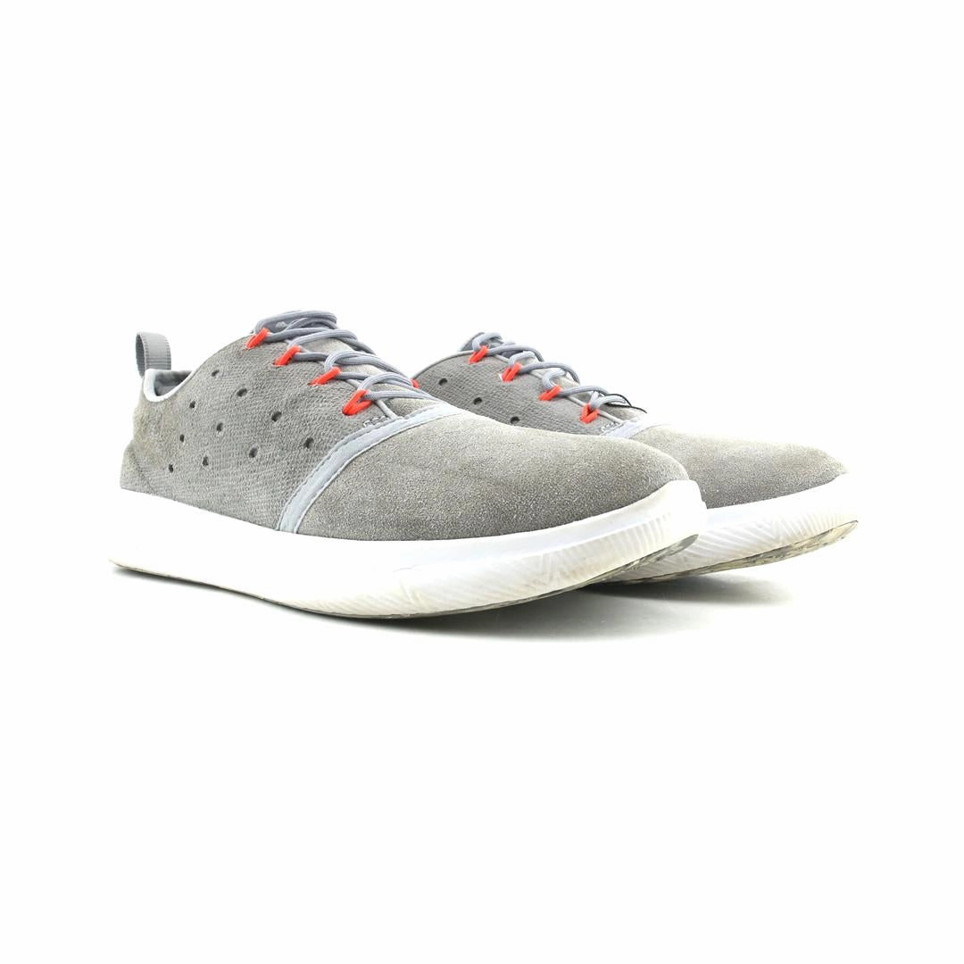 UNDER ARMOUR  CHARGED 24/7 LOW Under Armour trainer close-ups