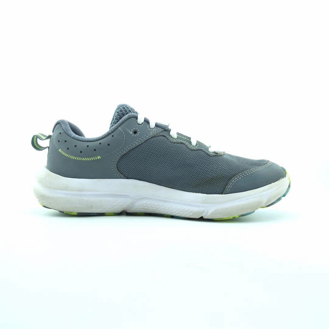 UNDER ARMOUR CHARGED ASSERT 10 Under Armour sport shoe shots
