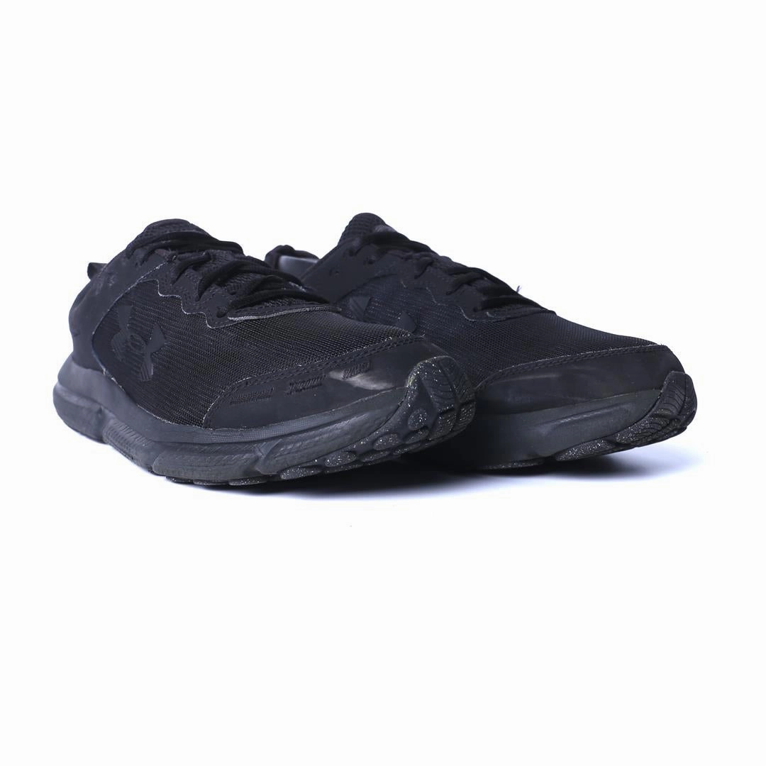 UNDER ARMOUR CHARGED ASSERT 10 Under Armour sport shoe shots