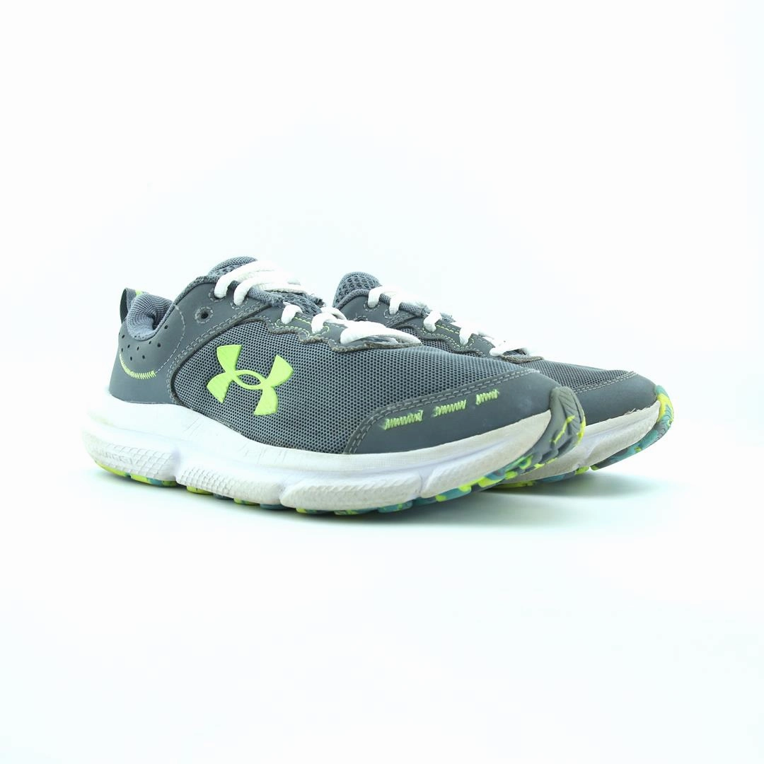 UNDER ARMOUR CHARGED ASSERT 10 Under Armour sport shoe shots