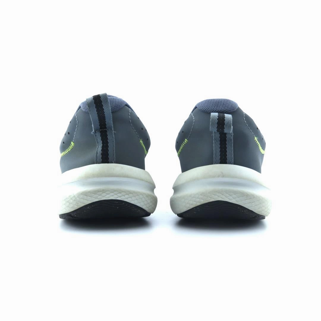 UNDER ARMOUR CHARGED ASSERT 10 Under Armour trainer close-ups
