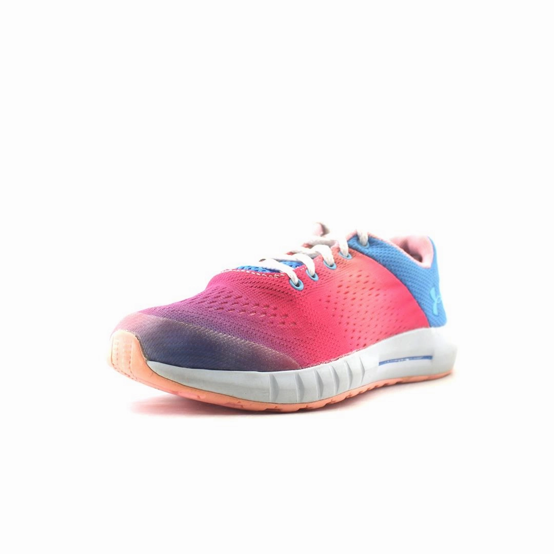 UNDER ARMOUR  CHARGED ASSERT 10 Under Armour trainer close-ups