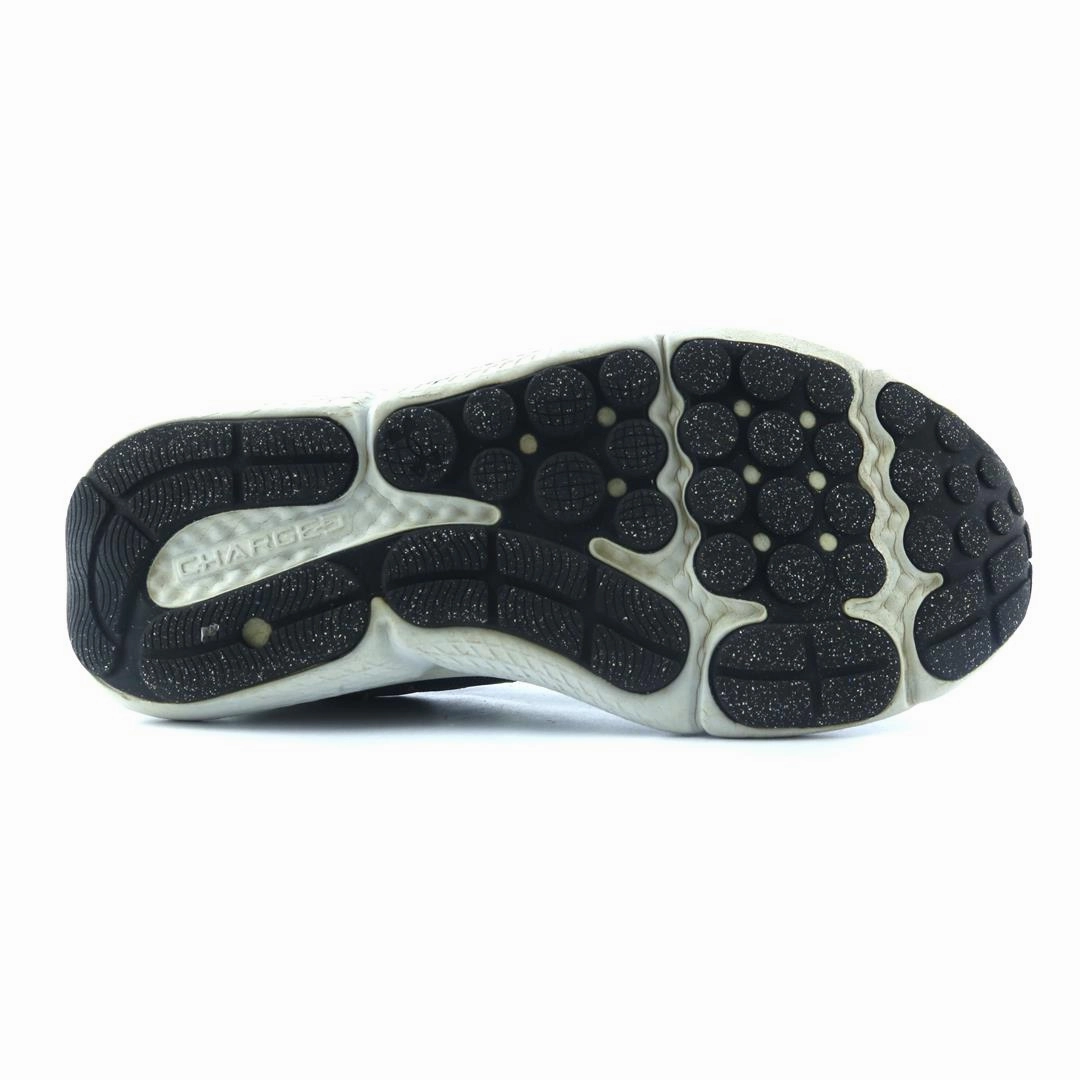 UNDER ARMOUR CHARGED ASSERT 10 Under Armour trainer close-ups
